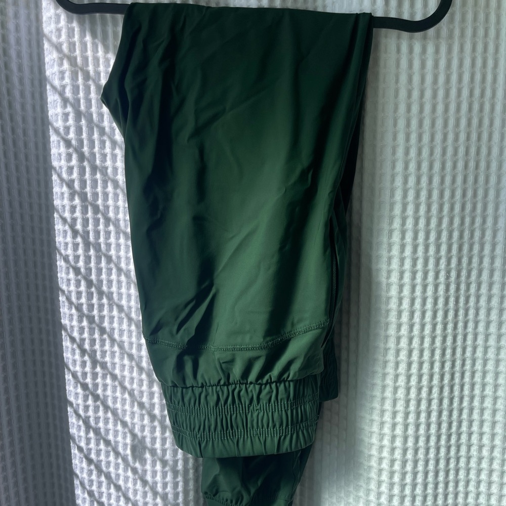 Balance athletica swift joggers